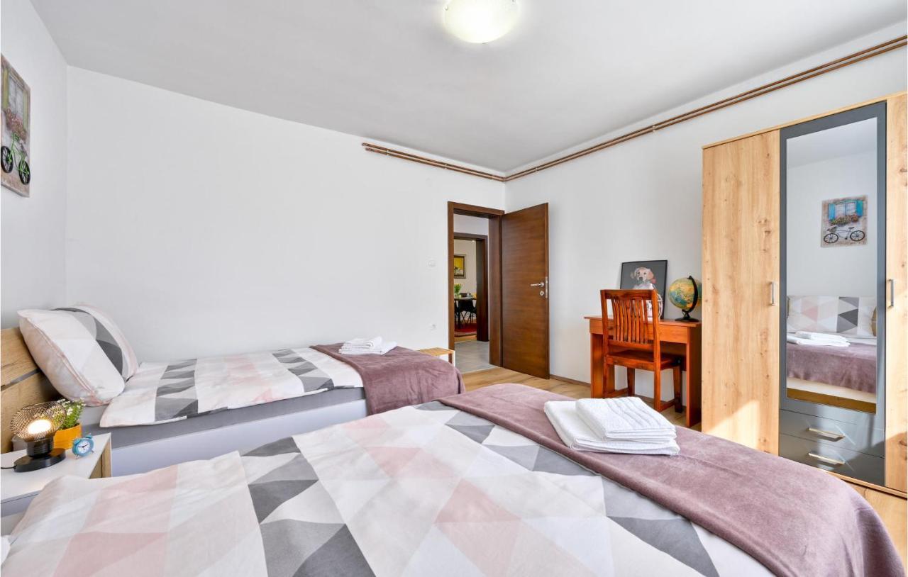 2 Bedroom Beautiful Home In Trnovec Εξωτερικό φωτογραφία